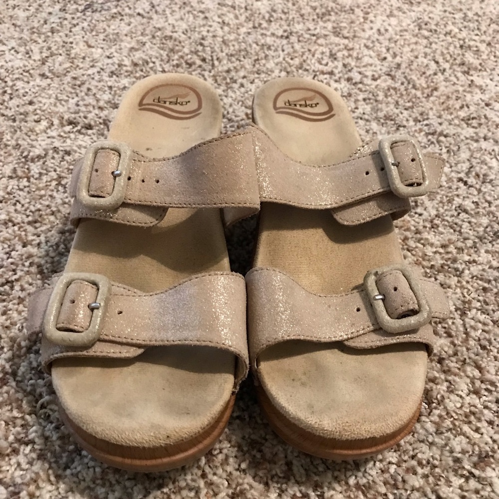 Dansko sandals size 39
